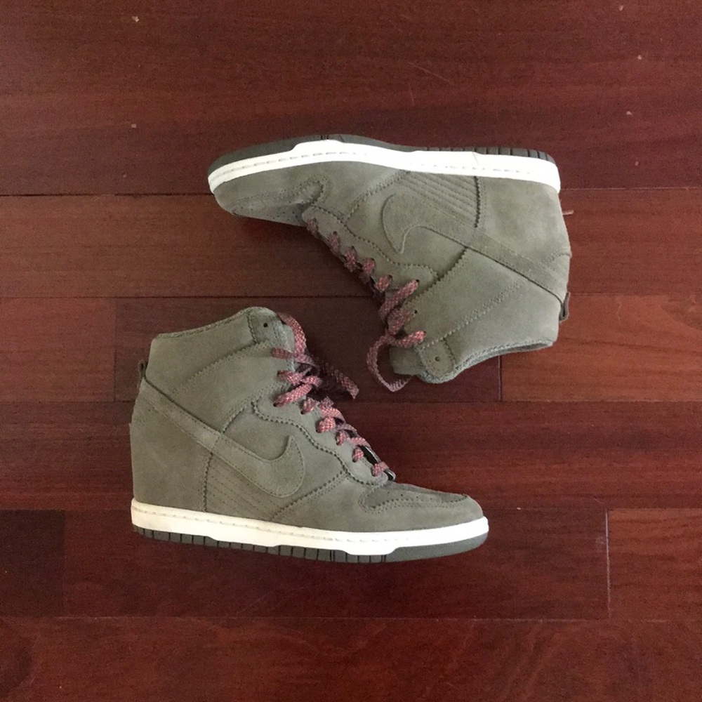 Nike Women’s Dunk Sky High Sneakers